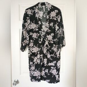 Spiritual Gangster Women’s One-Size Maya Black Floral Sleepwear Kimono Robe